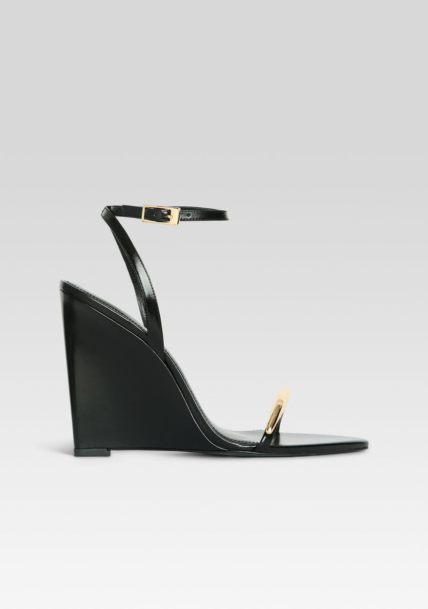 Nola Wedge